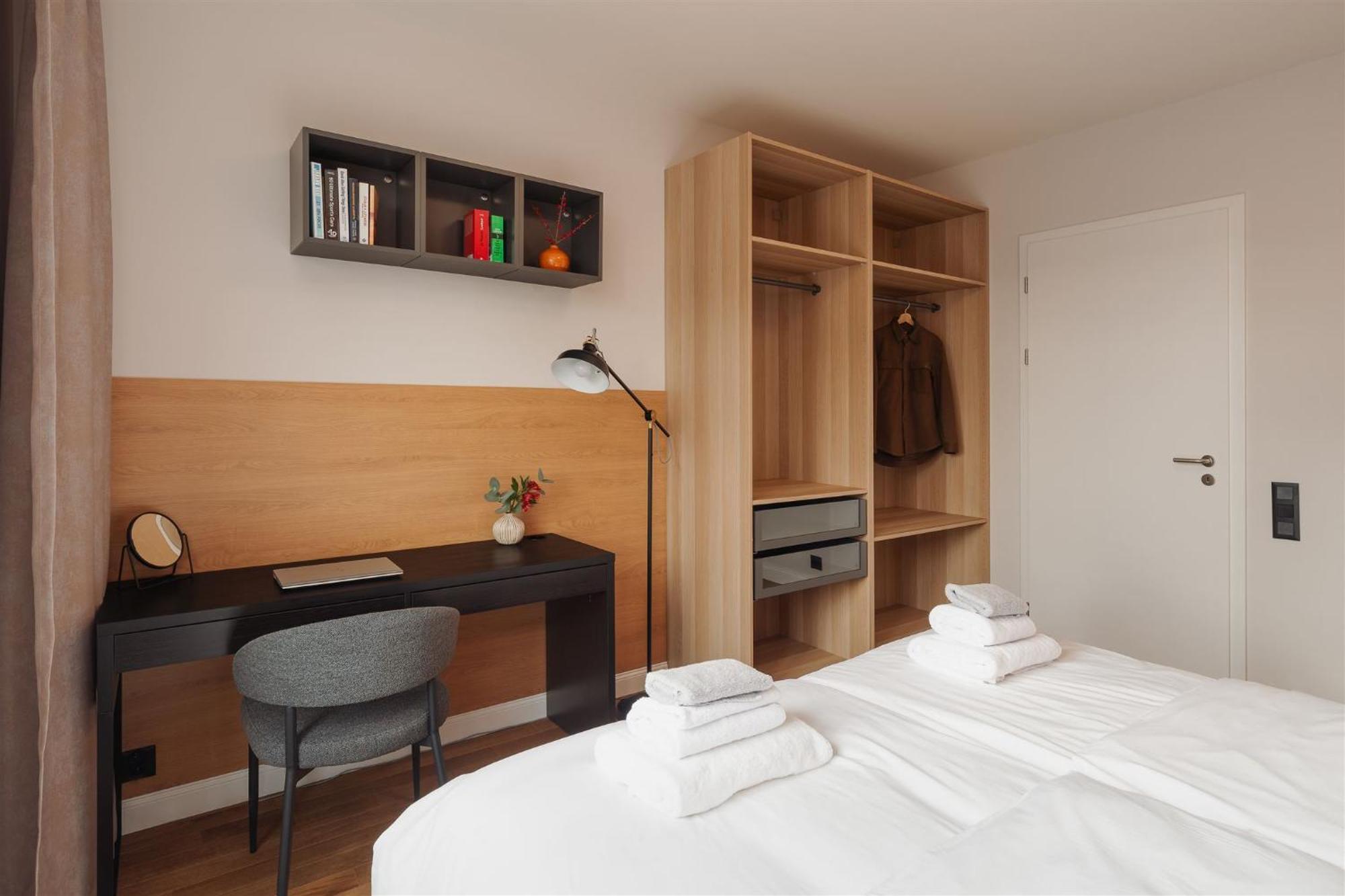 Luxury Sunny Home - Garage Parking, Metro, Balcony, Ps5 With Games Praha Exteriér fotografie